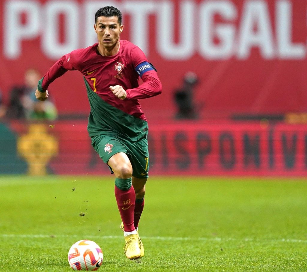 Soccer Superstar Cristiano Ronaldo Sued For Promoting Binance Crypto