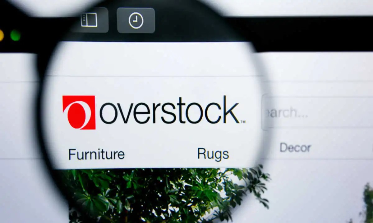 Overstock y pagar con Bitcoin en España