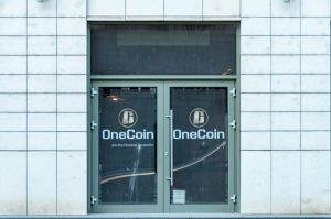 OneCoin Crypto Scam: German Court Sentences Fraudsters to Jail