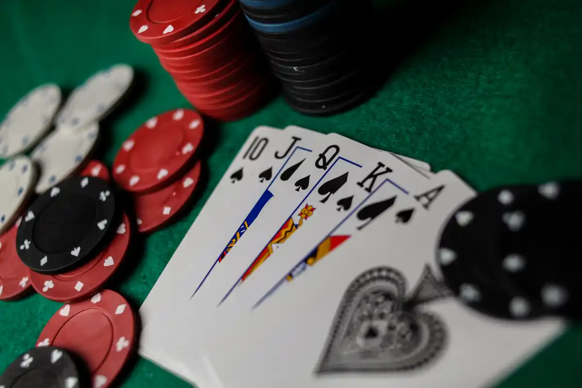 how to play poker royal flush