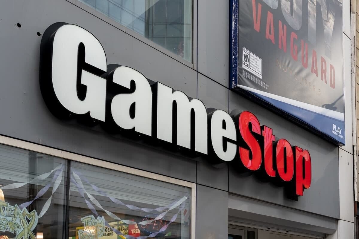 GameStop Retreats from Crypto Space, Shuts Down NFT Marketplace Amid Regulatory Hurdles
