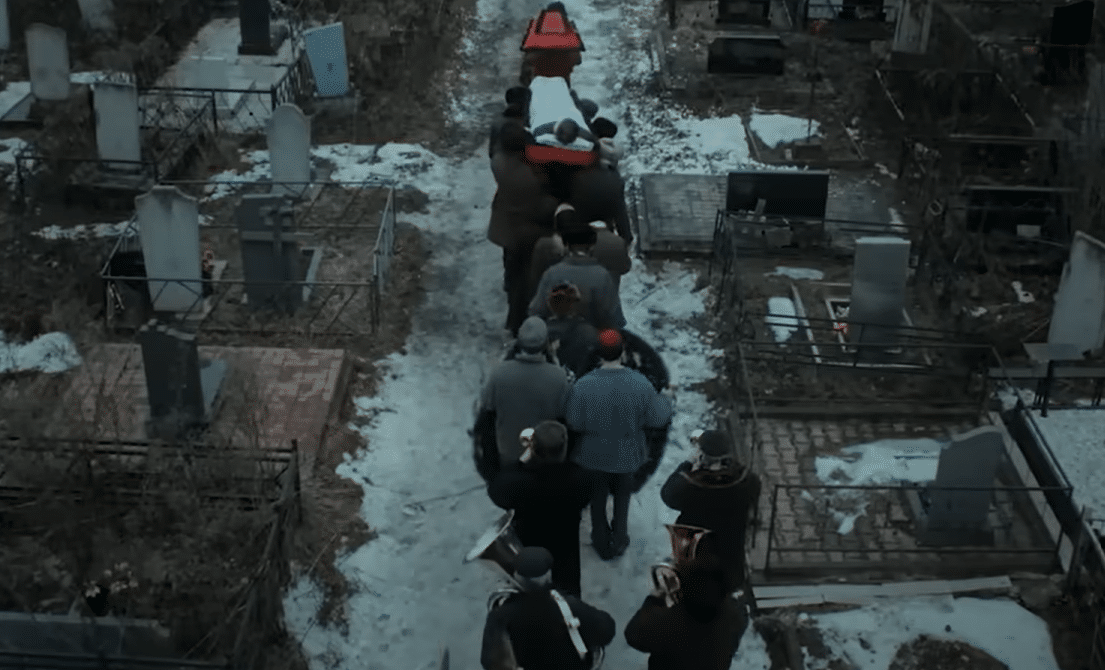 A scene from the hit Russian drama series The Boy’s Word: Blood on the Asphalt. (Source: Start/Screenshot)