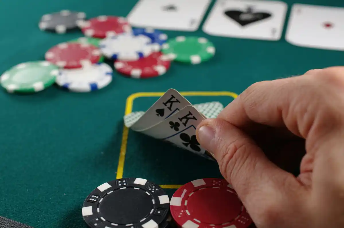 Online Poker Strategy and Tips
