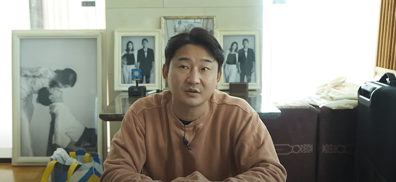 The South Korean soccer star Lee Chun-soo speaking in 2023.