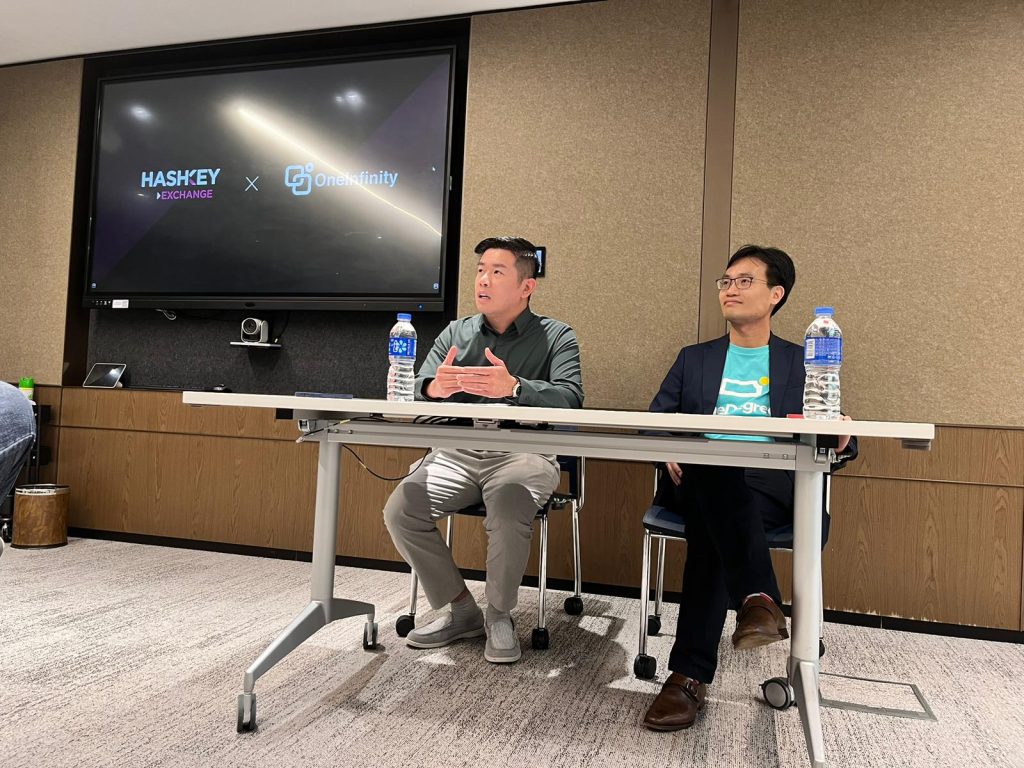 HashKey Group 首席营运官翁晓奇(右)及OneInfinity by OneDegree 共同创办人郭彦麟(左) 摄:Allen