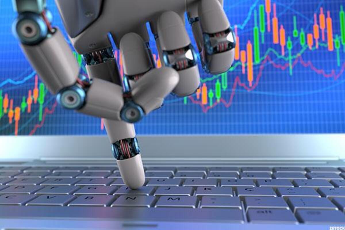 Las acciones y el Bitcoin continuar&aacute;n siendo instrumentos atractivos para los inversores en 2024