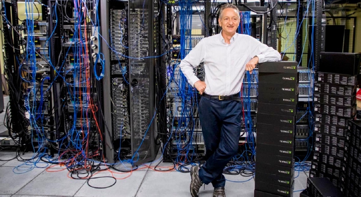 &iquest;Cu&aacute;l es el futuro de la IA? - Ex CEO de Google asegura que debemos actuar cuanto antes