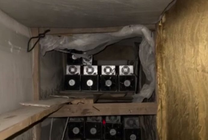 Equipos de “granja” clandestina minería de criptomonedas Daguestán. (Fuente: Gabinete de Ministros de Daguestán/Telegram/Captura de pantalla)