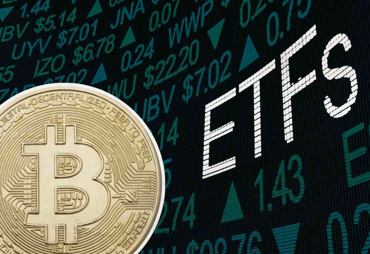 ETF de Bitcoin supera x10 al oro