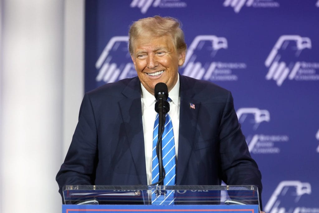 Donald Trump revela investimentos de US$ 5 milhões em criptomoedas