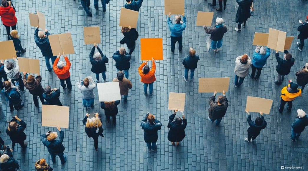 Coinbase går til angrep på SECs forslag om å inkludere DEXer i ny børsdefinisjon.
