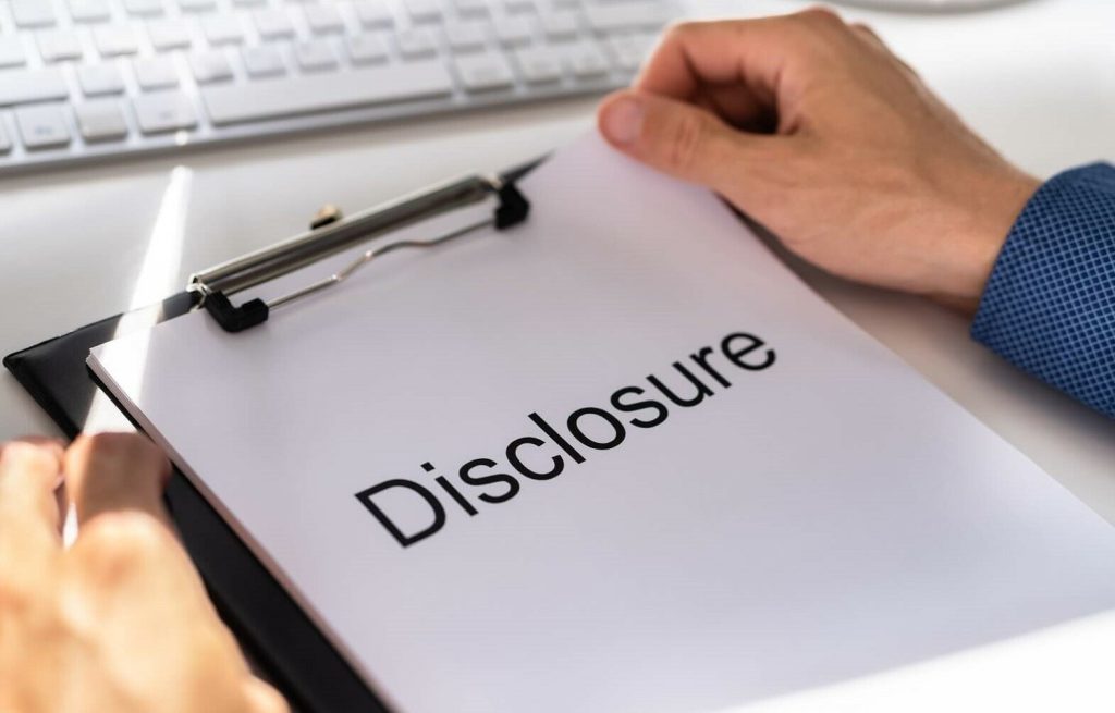 Disclosureの文字とクリップ