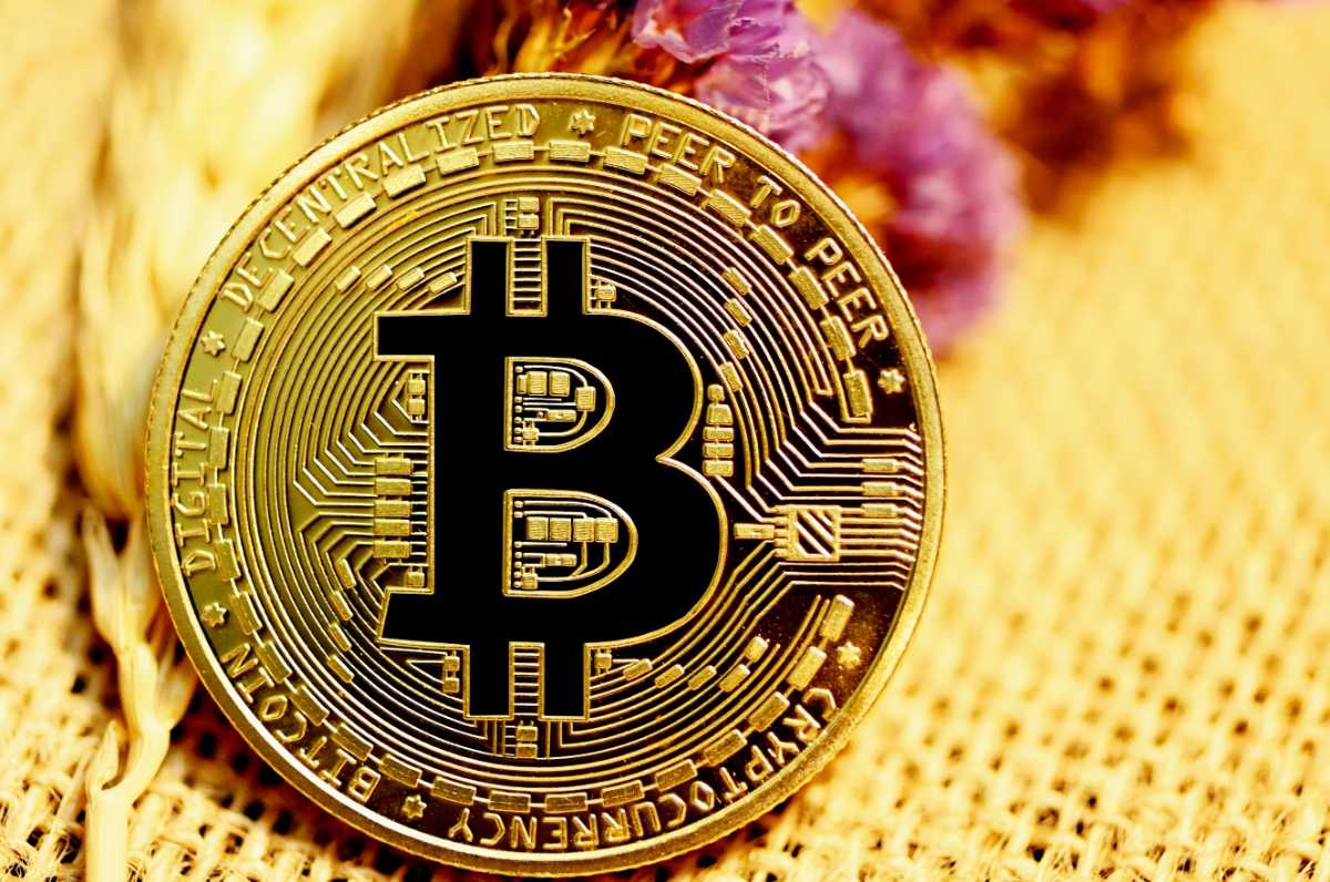 ビットコイン価格が7万ドル復活