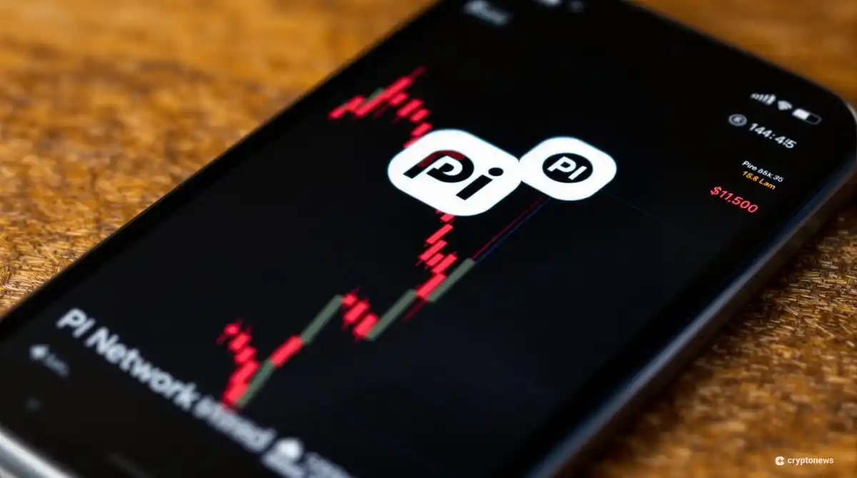 Pi Network価格チャートの急落を示すスマートフォン画面
