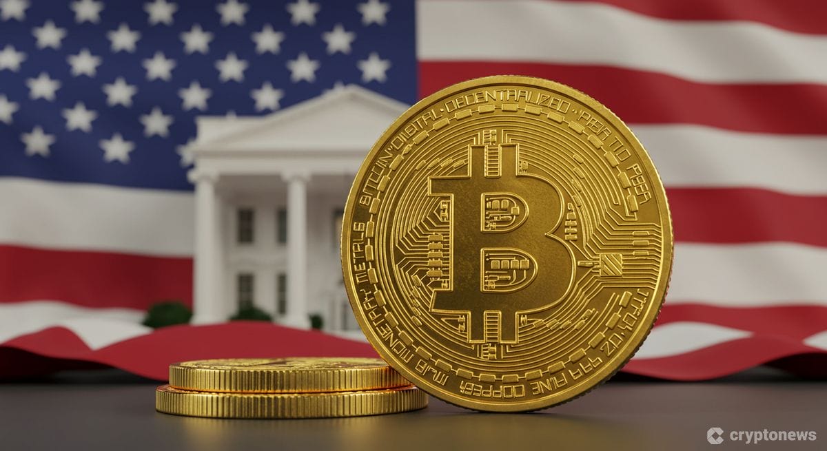 米国国旗とホワイトハウスを背景にしたビットコインのイメージ